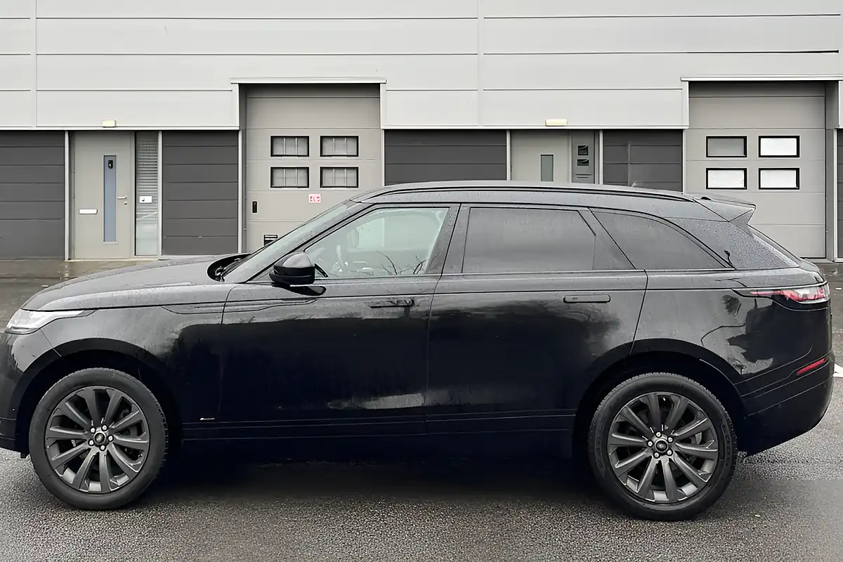 Used 2019 Land Rover Range Rover Velar Black - Interior and Exterior details 4