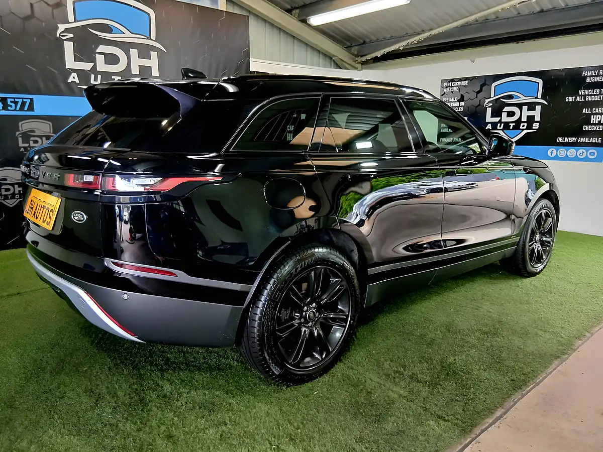 Used 2019 Land Rover Range Rover Velar R-Dynamic Black - Interior and Exterior details 3