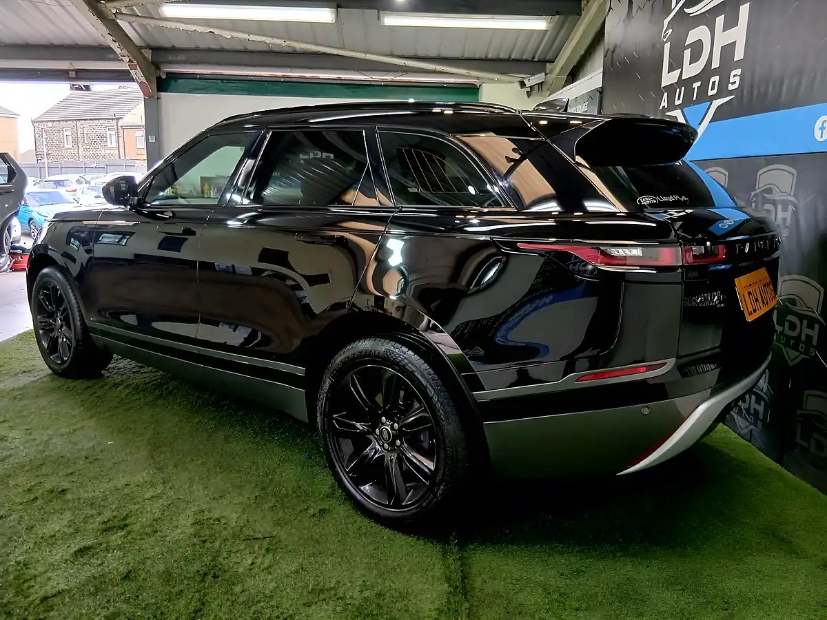 Used 2019 Land Rover Range Rover Velar R-Dynamic Black - Interior and Exterior details 5