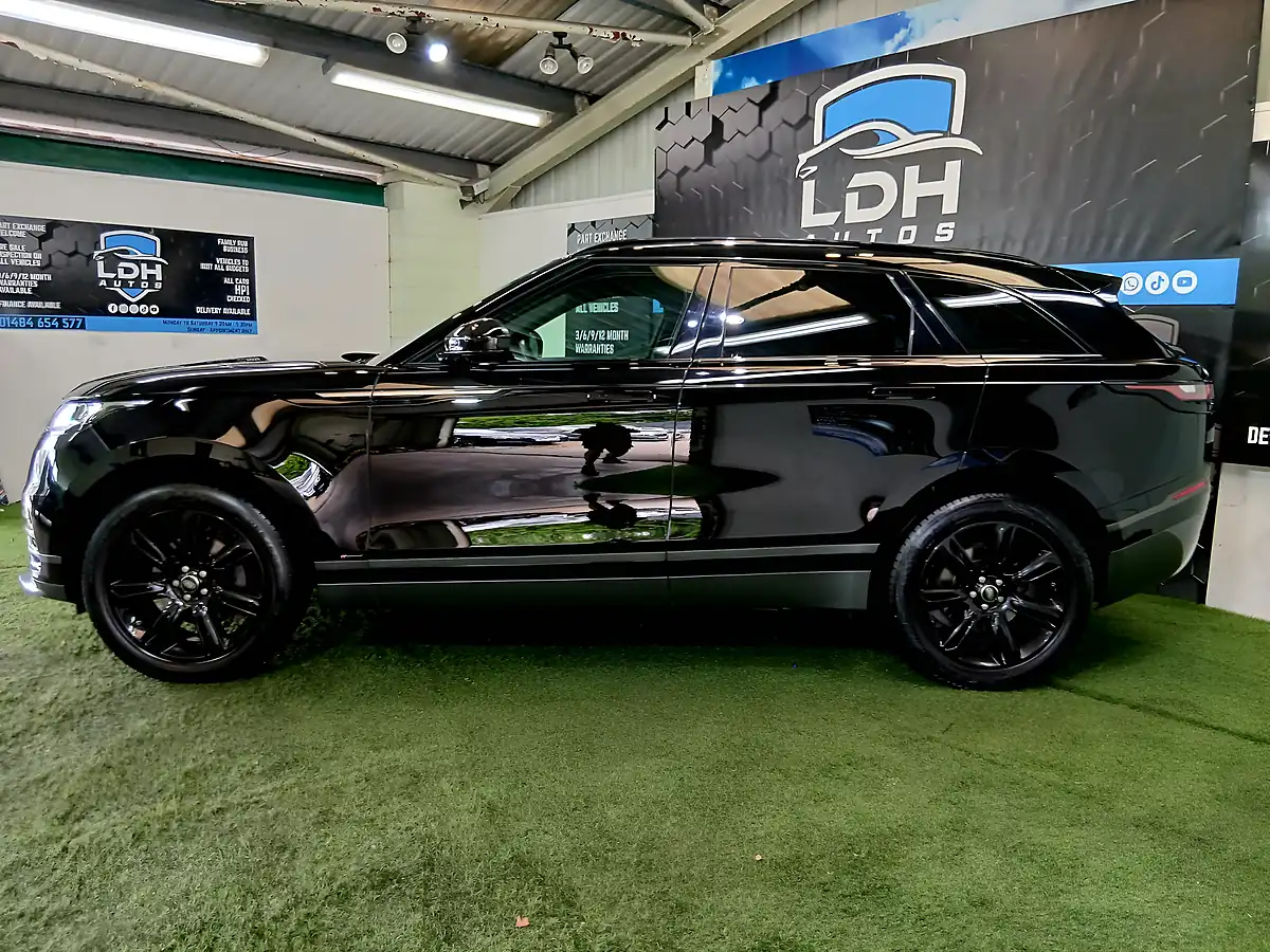Used 2019 Land Rover Range Rover Velar R-Dynamic Black - Interior and Exterior details 6