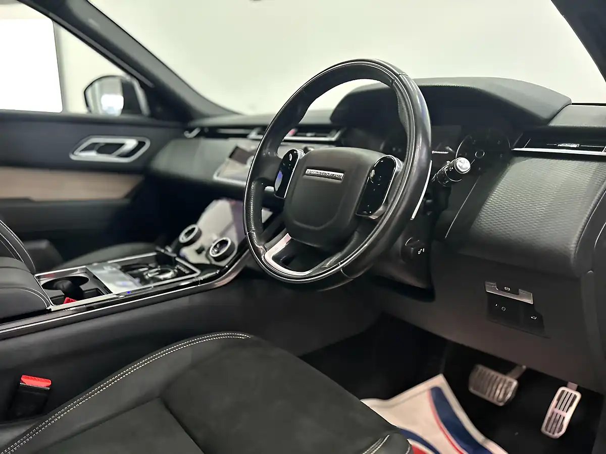 Used 2019 Land Rover Range Rover Velar R-Dynamic Brown - Interior and Exterior details 11