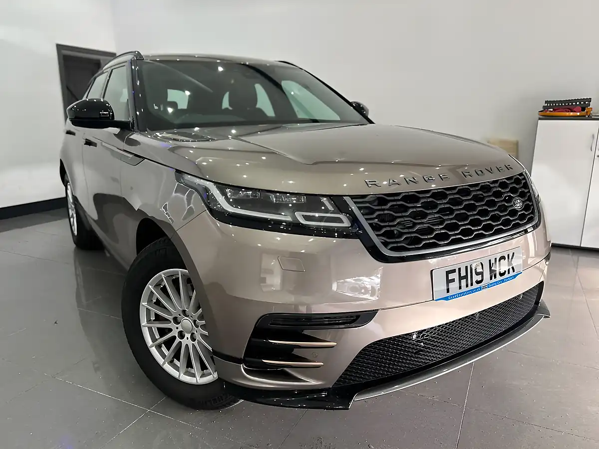 Used 2019 Land Rover Range Rover Velar R-Dynamic Brown - Interior and Exterior details 19