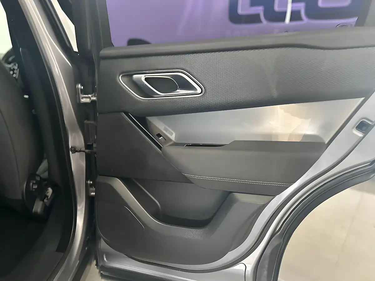 Used 2019 Land Rover Range Rover Velar R-Dynamic Grey - Interior and Exterior details 15