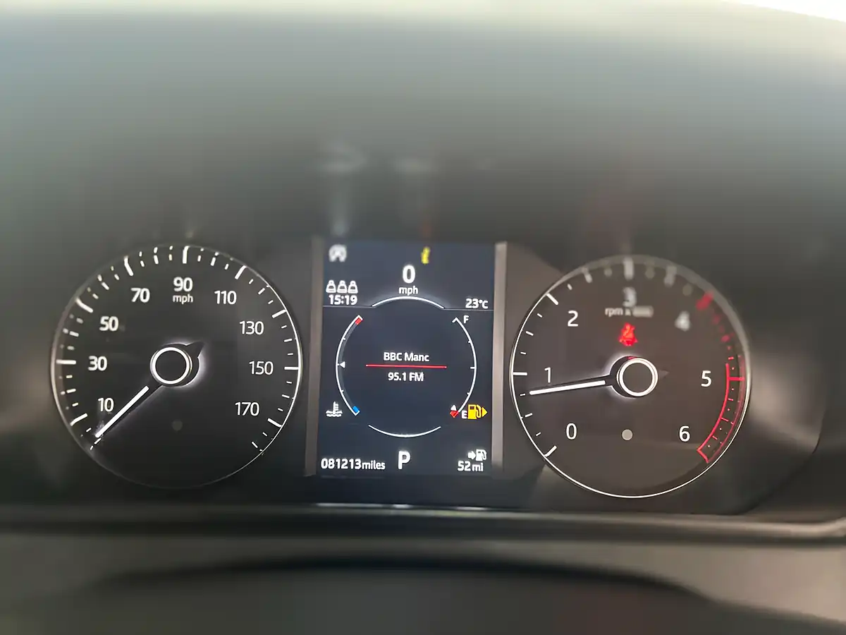 Used 2019 Land Rover Range Rover Velar R-Dynamic Grey - Interior and Exterior details 17