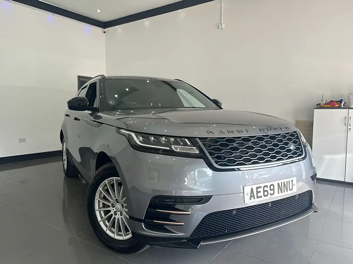Used 2019 Land Rover Range Rover Velar R-Dynamic Grey - Interior and Exterior details 9