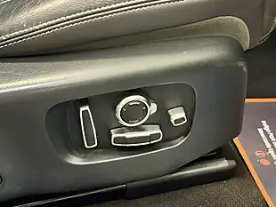 Used 2019 Land Rover Range Rover Velar R-Dynamic Hse Black - Interior and Exterior details 15