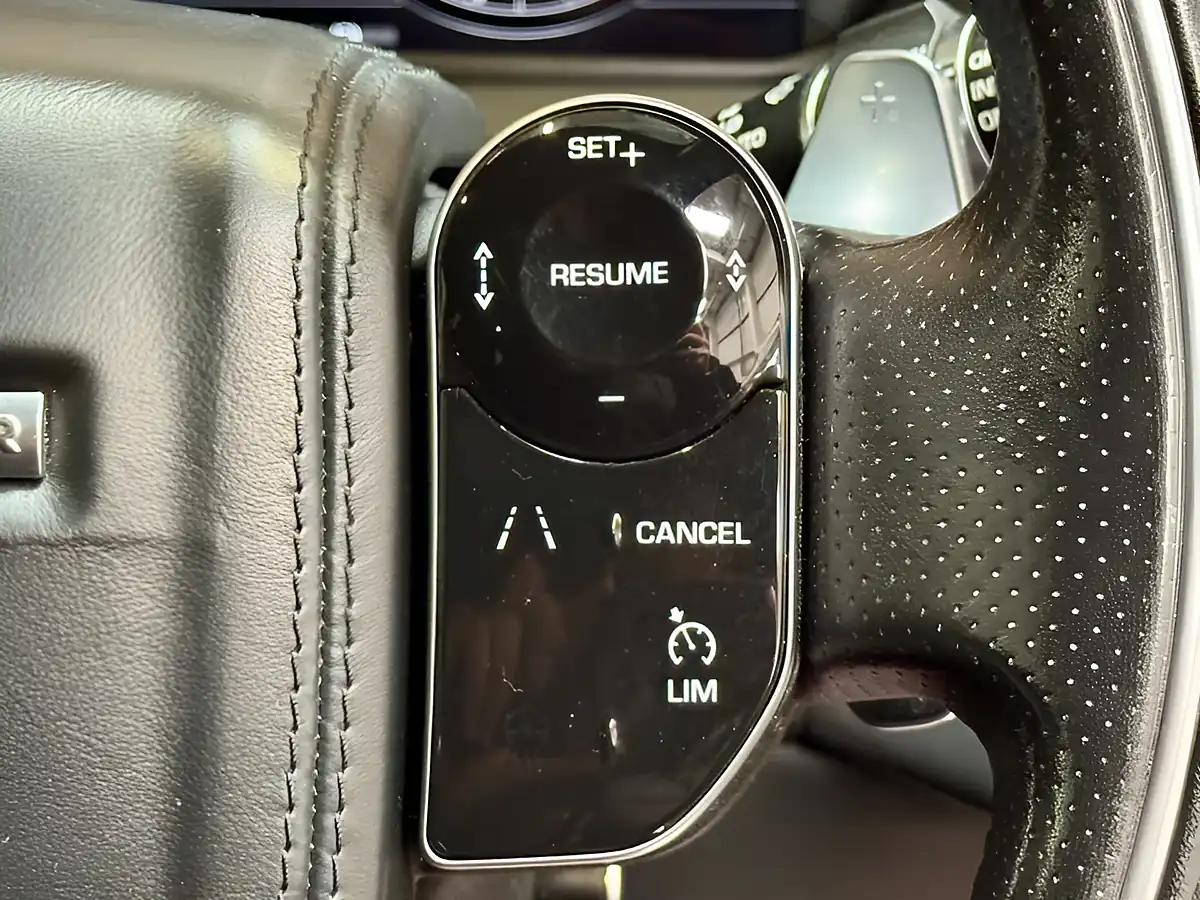 Used 2019 Land Rover Range Rover Velar R-Dynamic Hse Black - Interior and Exterior details 16