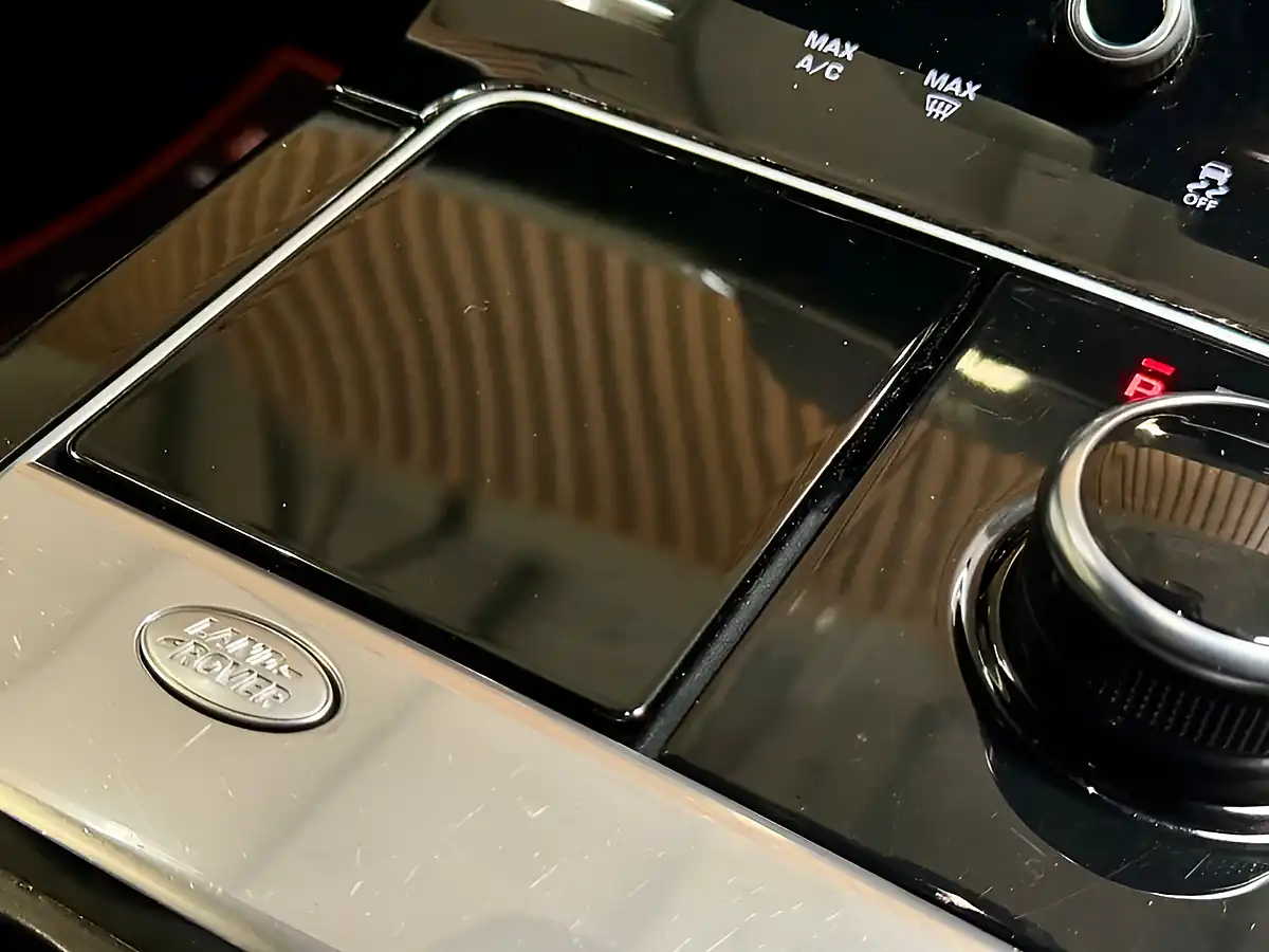 Used 2019 Land Rover Range Rover Velar R-Dynamic Hse Black - Interior and Exterior details 17