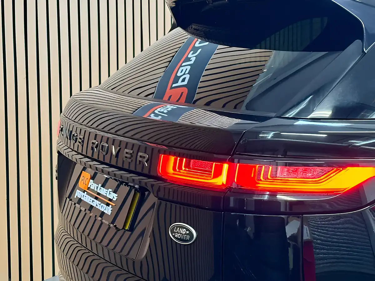 Used 2019 Land Rover Range Rover Velar R-Dynamic Hse Black - Interior and Exterior details 19