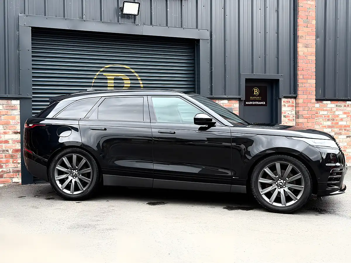 Used 2019 Land Rover Range Rover Velar R-Dynamic Hse Black - Interior and Exterior details 10