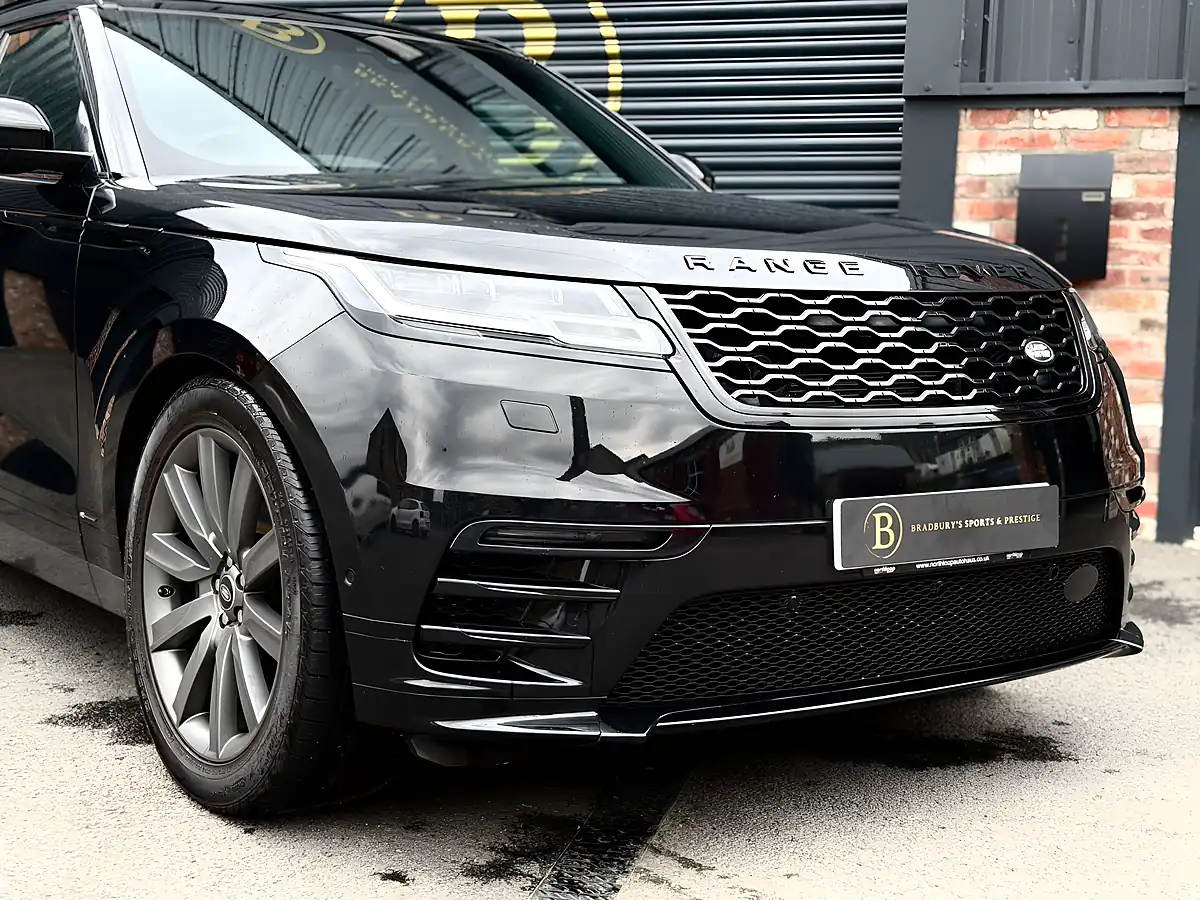 Used 2019 Land Rover Range Rover Velar R-Dynamic Hse Black - Interior and Exterior details 11