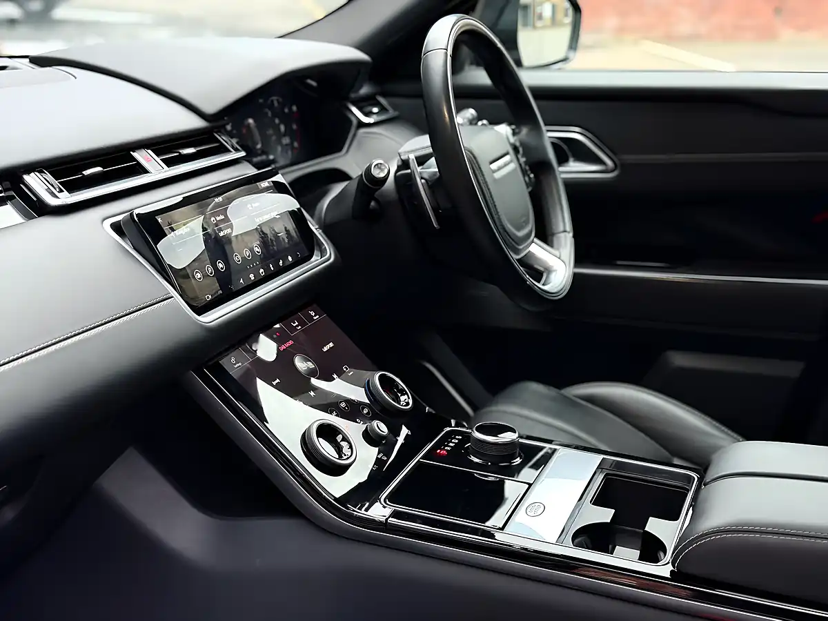 Used 2019 Land Rover Range Rover Velar R-Dynamic Hse Black - Interior and Exterior details 20