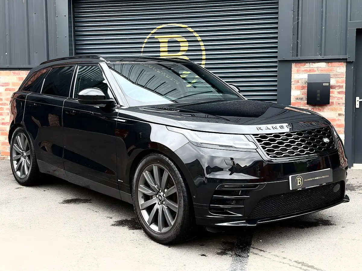 Used 2019 Land Rover Range Rover Velar R-Dynamic Hse Black - Interior and Exterior details 3