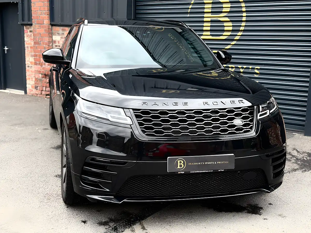 Used 2019 Land Rover Range Rover Velar R-Dynamic Hse Black - Interior and Exterior details 7