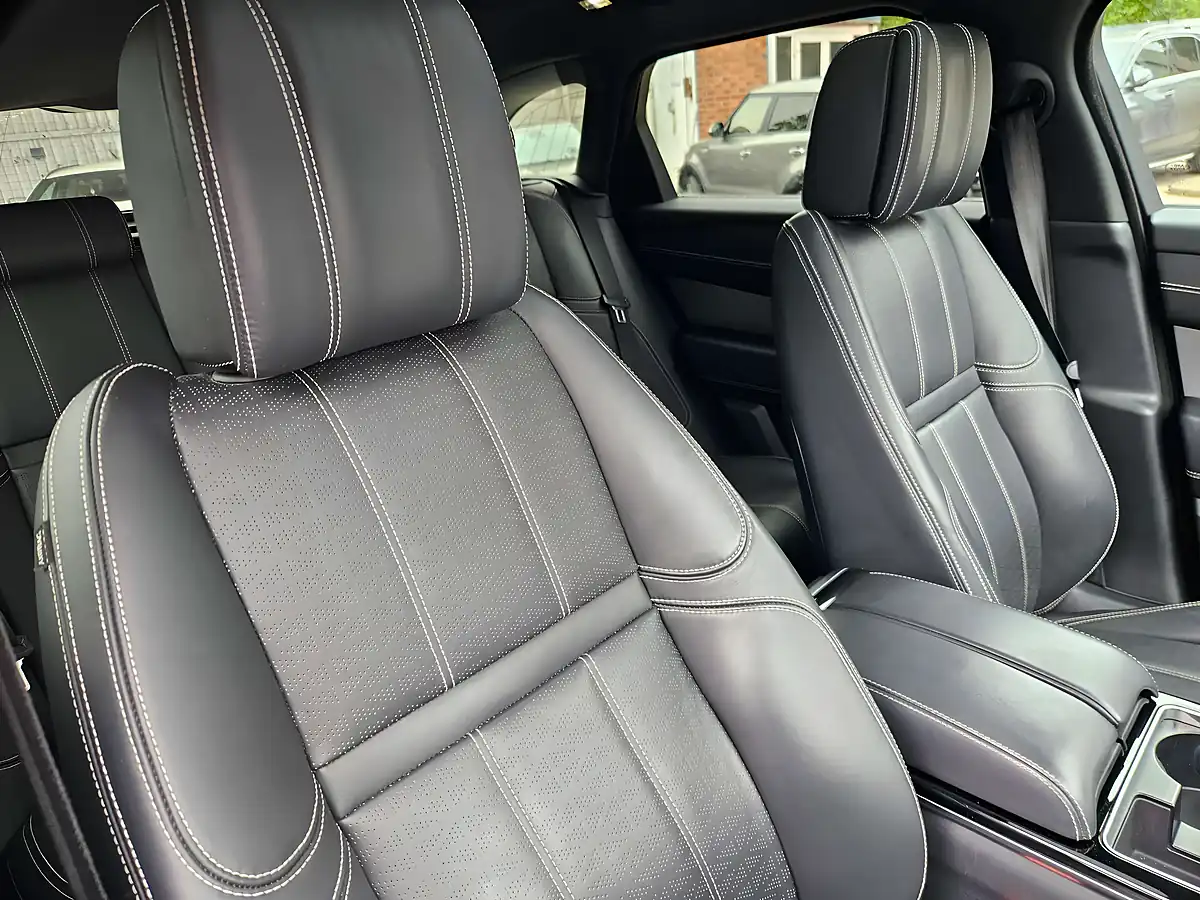 Used 2019 Land Rover Range Rover Velar R-Dynamic Hse Black - Interior and Exterior details 19
