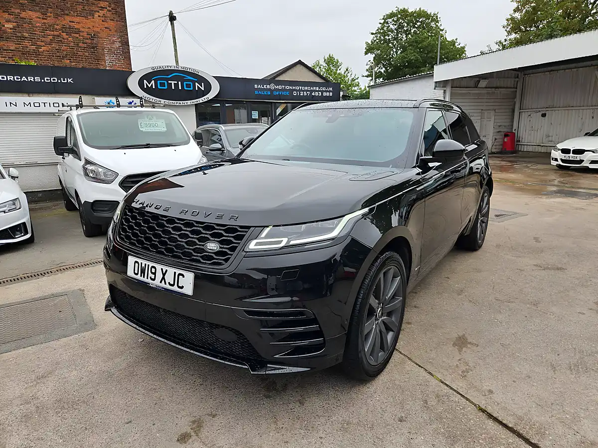 Used 2019 Land Rover Range Rover Velar R-Dynamic Hse Black - Interior and Exterior details 7