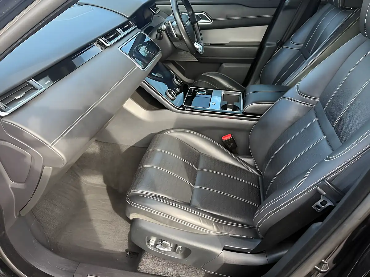 Used 2019 Land Rover Range Rover Velar R-Dynamic Hse Black - Interior and Exterior details 10