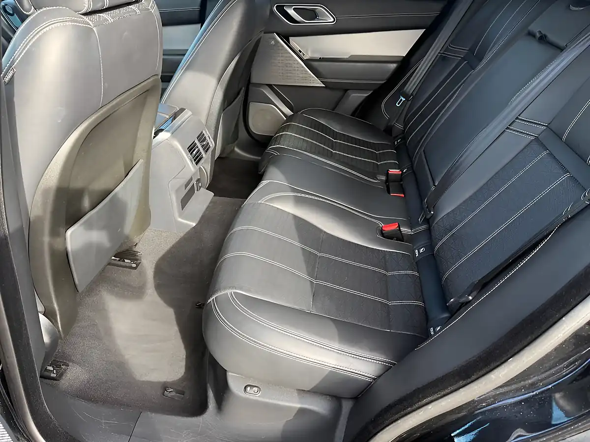Used 2019 Land Rover Range Rover Velar R-Dynamic Hse Black - Interior and Exterior details 13