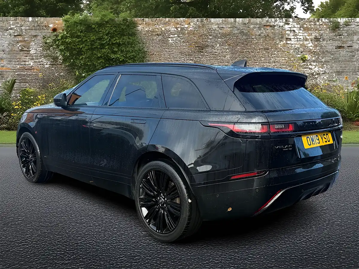 Used 2019 Land Rover Range Rover Velar R-Dynamic Hse Black - Interior and Exterior details 5