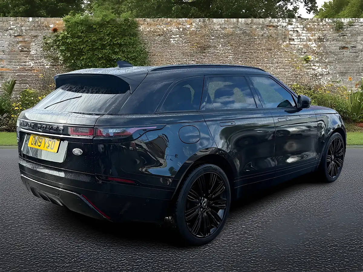 Used 2019 Land Rover Range Rover Velar R-Dynamic Hse Black - Interior and Exterior details 7