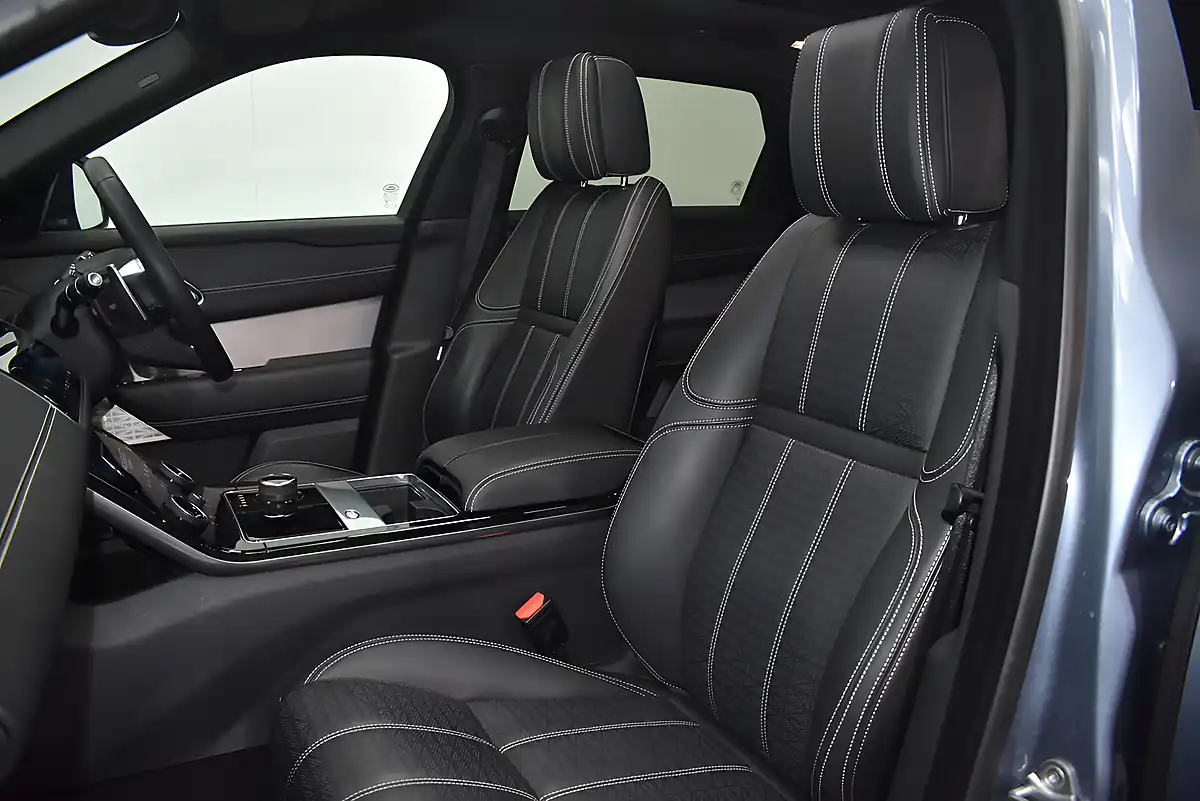 Used 2019 Land Rover Range Rover Velar R-Dynamic Hse Blue - Interior and Exterior details 15
