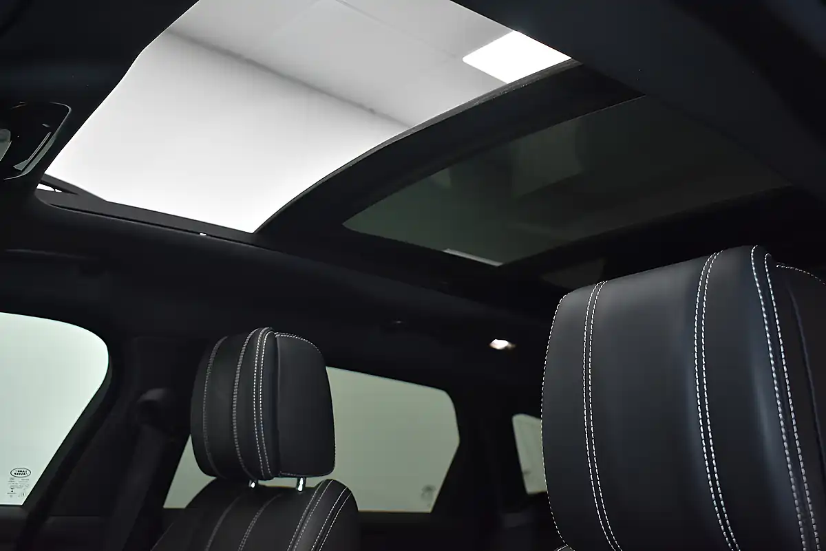 Used 2019 Land Rover Range Rover Velar R-Dynamic Hse Blue - Interior and Exterior details 19