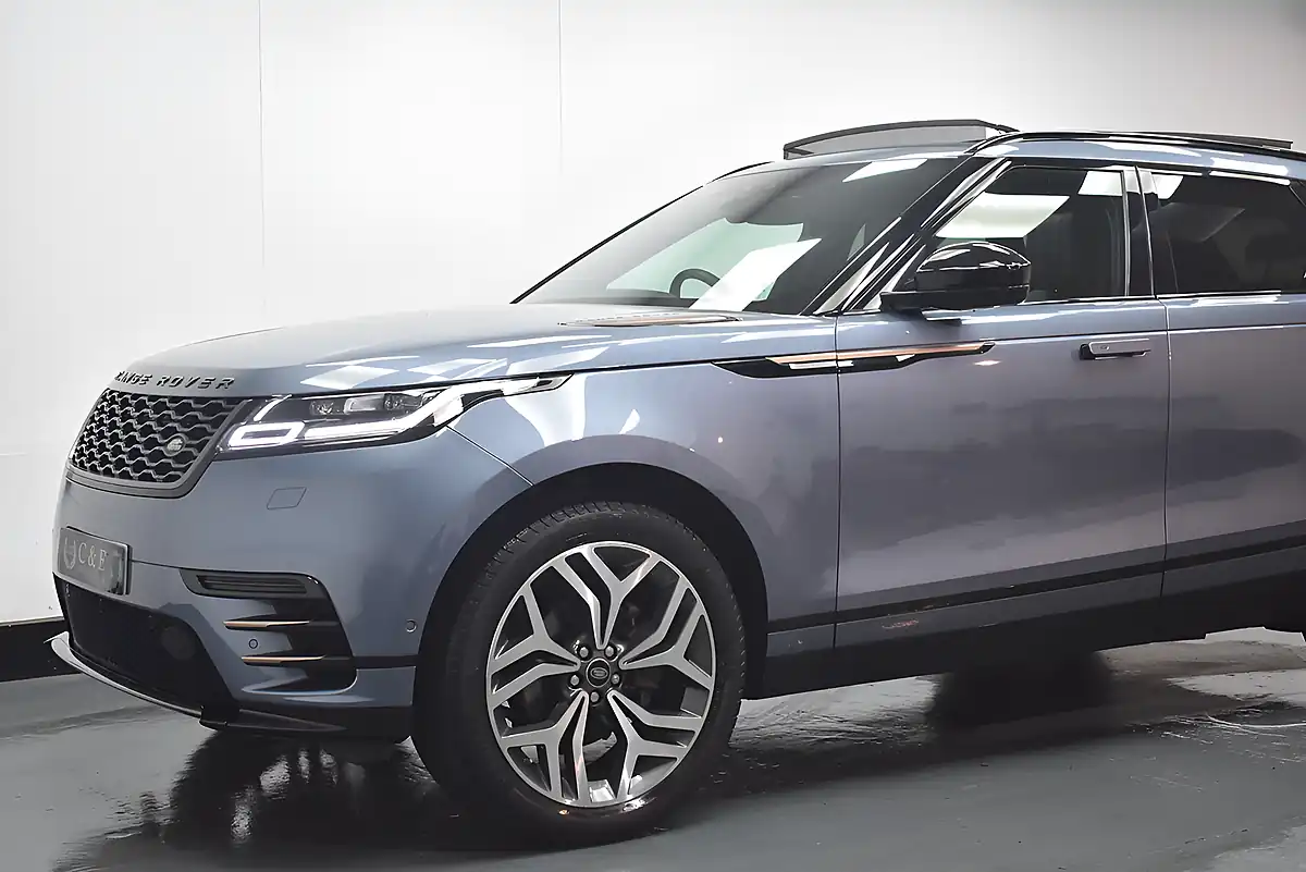 Used 2019 Land Rover Range Rover Velar R-Dynamic Hse Blue - Interior and Exterior details 3