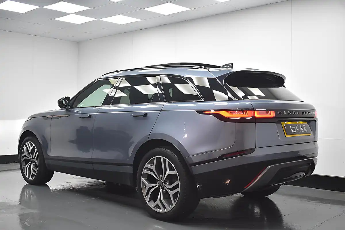Used 2019 Land Rover Range Rover Velar R-Dynamic Hse Blue - Interior and Exterior details 4