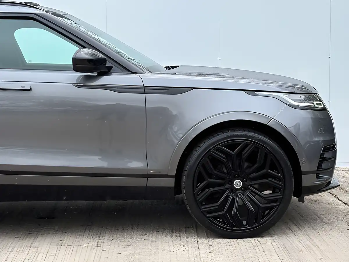 Used 2019 Land Rover Range Rover Velar R-Dynamic Hse Eiger Grey - Interior and Exterior details 12