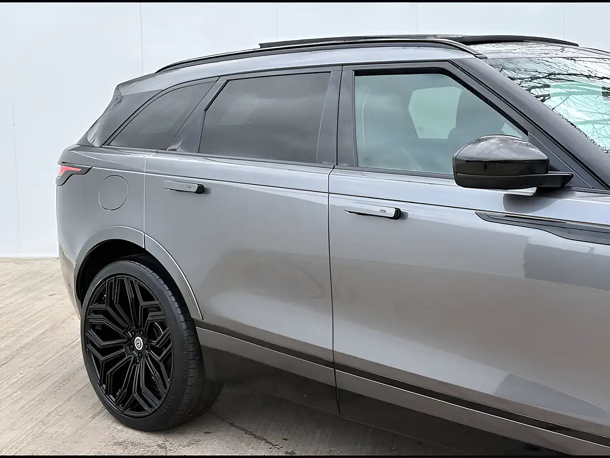 Used 2019 Land Rover Range Rover Velar R-Dynamic Hse Eiger Grey - Interior and Exterior details 8