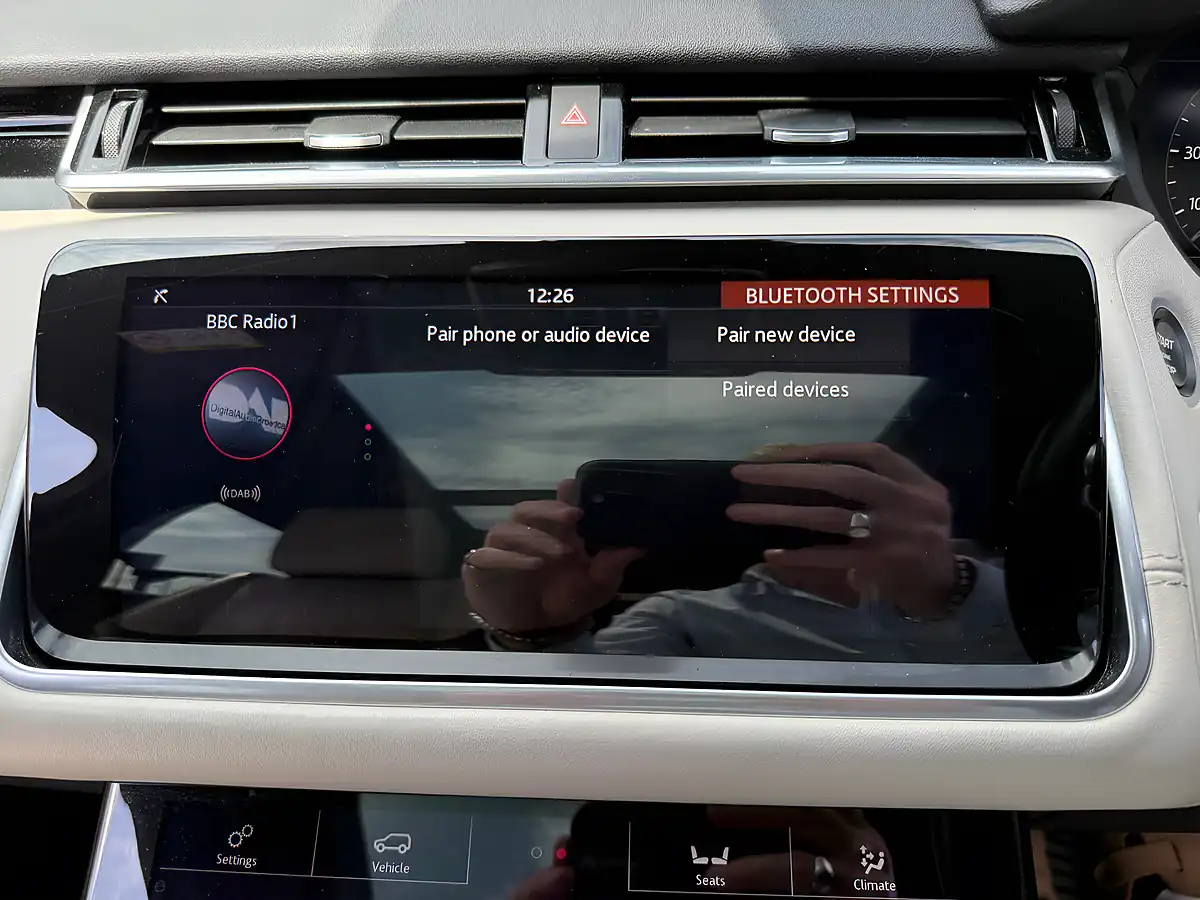 Used 2019 Land Rover Range Rover Velar R-Dynamic Hse Firenze Red - Interior and Exterior details 18