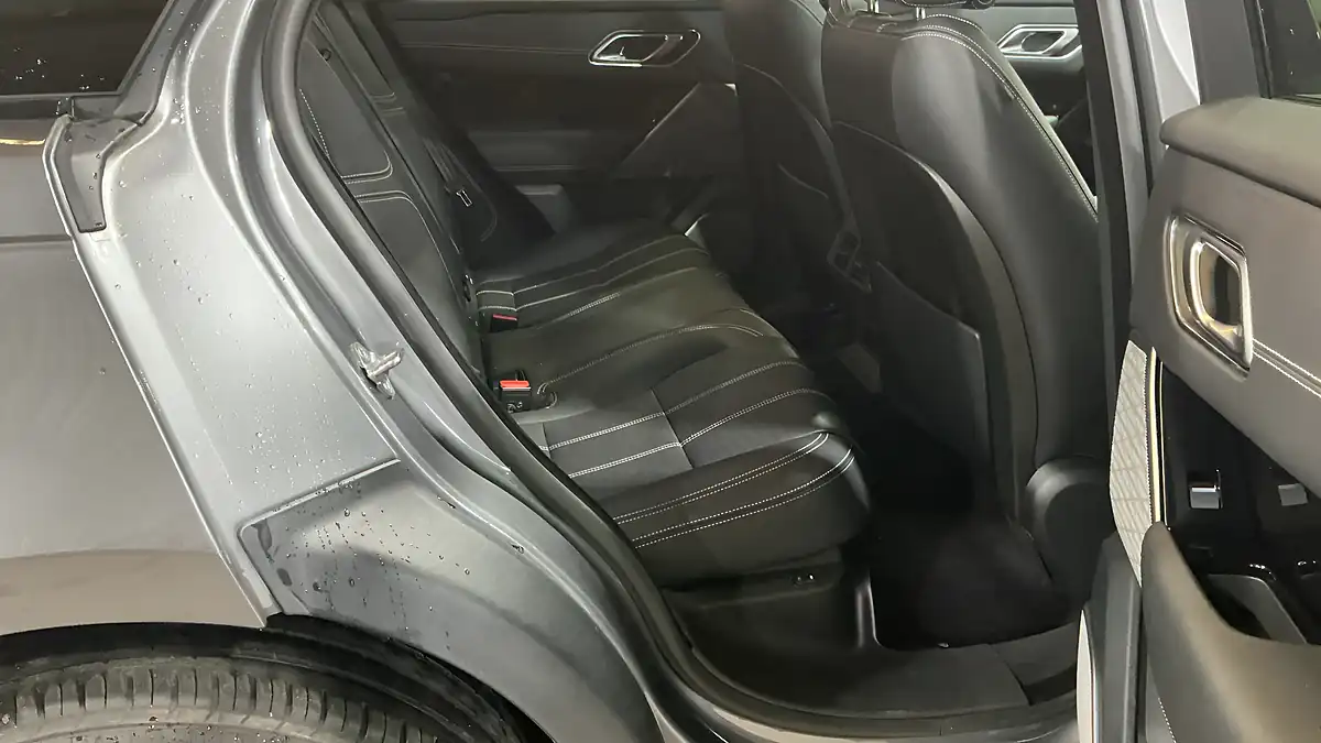 Used 2019 Land Rover Range Rover Velar R-Dynamic Hse Grey - Interior and Exterior details 13