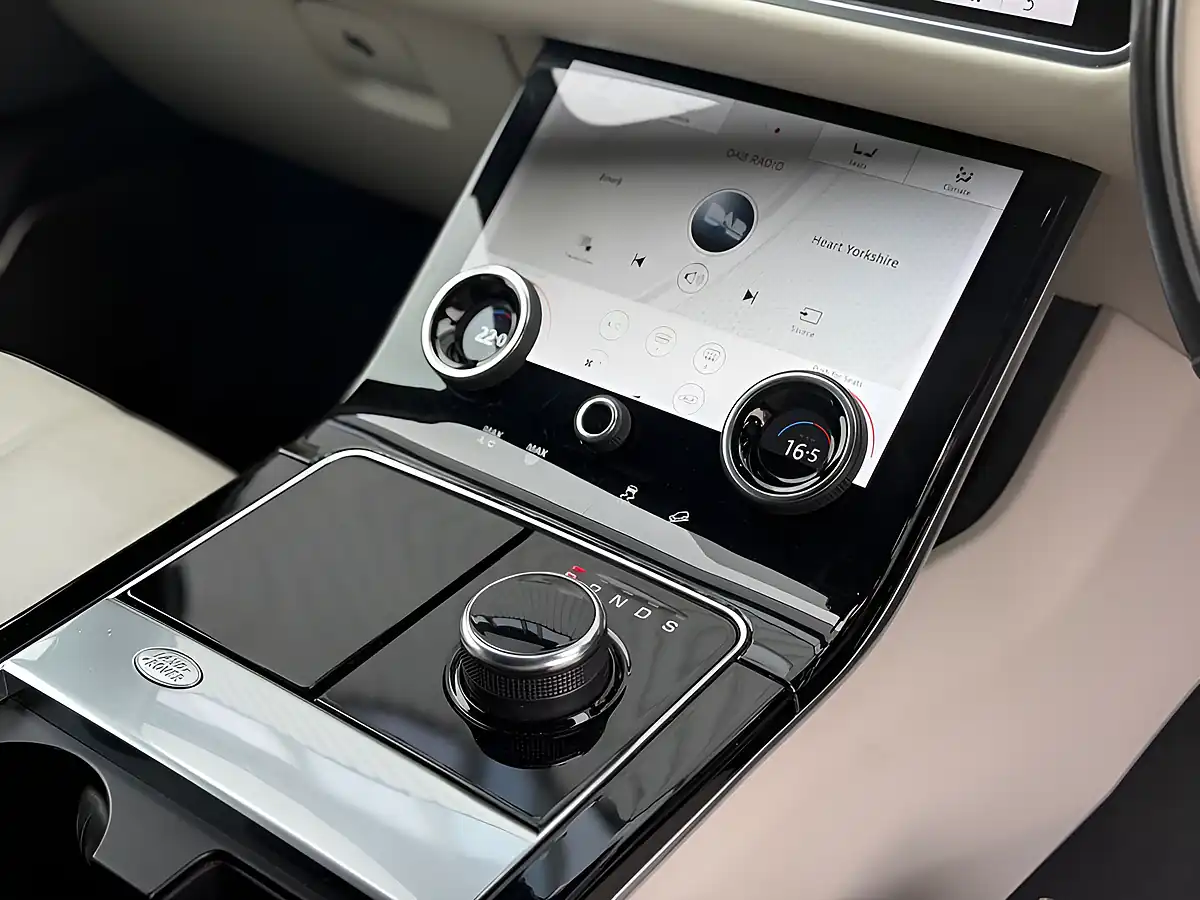 Used 2019 Land Rover Range Rover Velar R-Dynamic Hse Grey - Interior and Exterior details 18