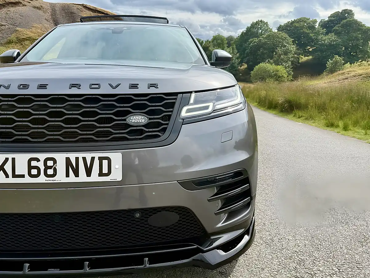 Used 2019 Land Rover Range Rover Velar R-Dynamic Hse Grey - Interior and Exterior details 5