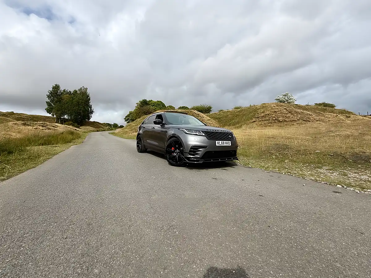 Used 2019 Land Rover Range Rover Velar R-Dynamic Hse Grey - Interior and Exterior details 7