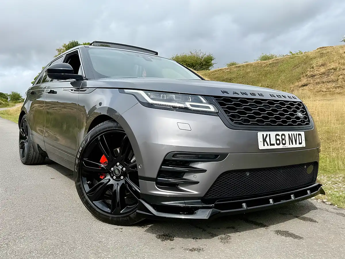 Used 2019 Land Rover Range Rover Velar R-Dynamic Hse Grey - Interior and Exterior details 8