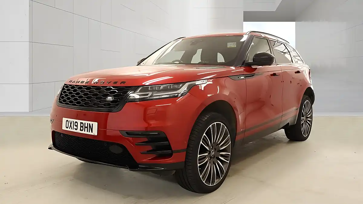 Used 2019 Land Rover Range Rover Velar R-Dynamic Hse Red - Interior and Exterior details 4