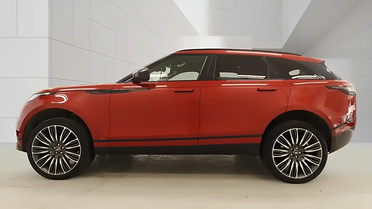Used 2019 Land Rover Range Rover Velar R-Dynamic Hse Red - Interior and Exterior details 6