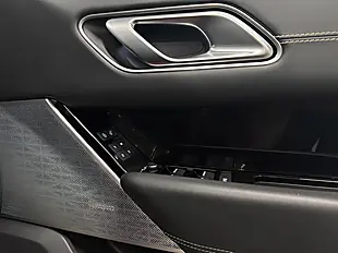 Used 2019 Land Rover Range Rover Velar R-Dynamic Hse Red - Interior and Exterior details 12