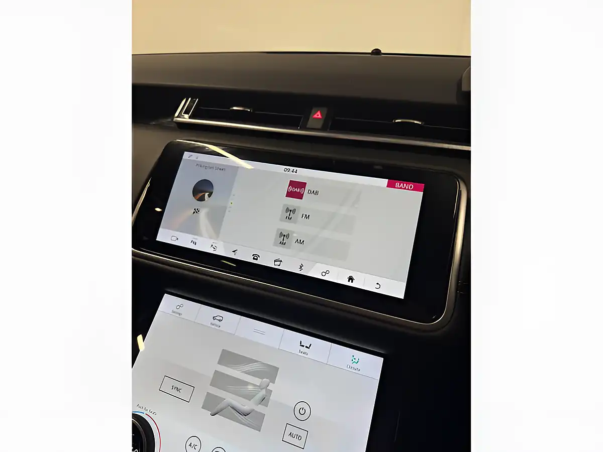 Used 2019 Land Rover Range Rover Velar R-Dynamic Hse Red - Interior and Exterior details 20