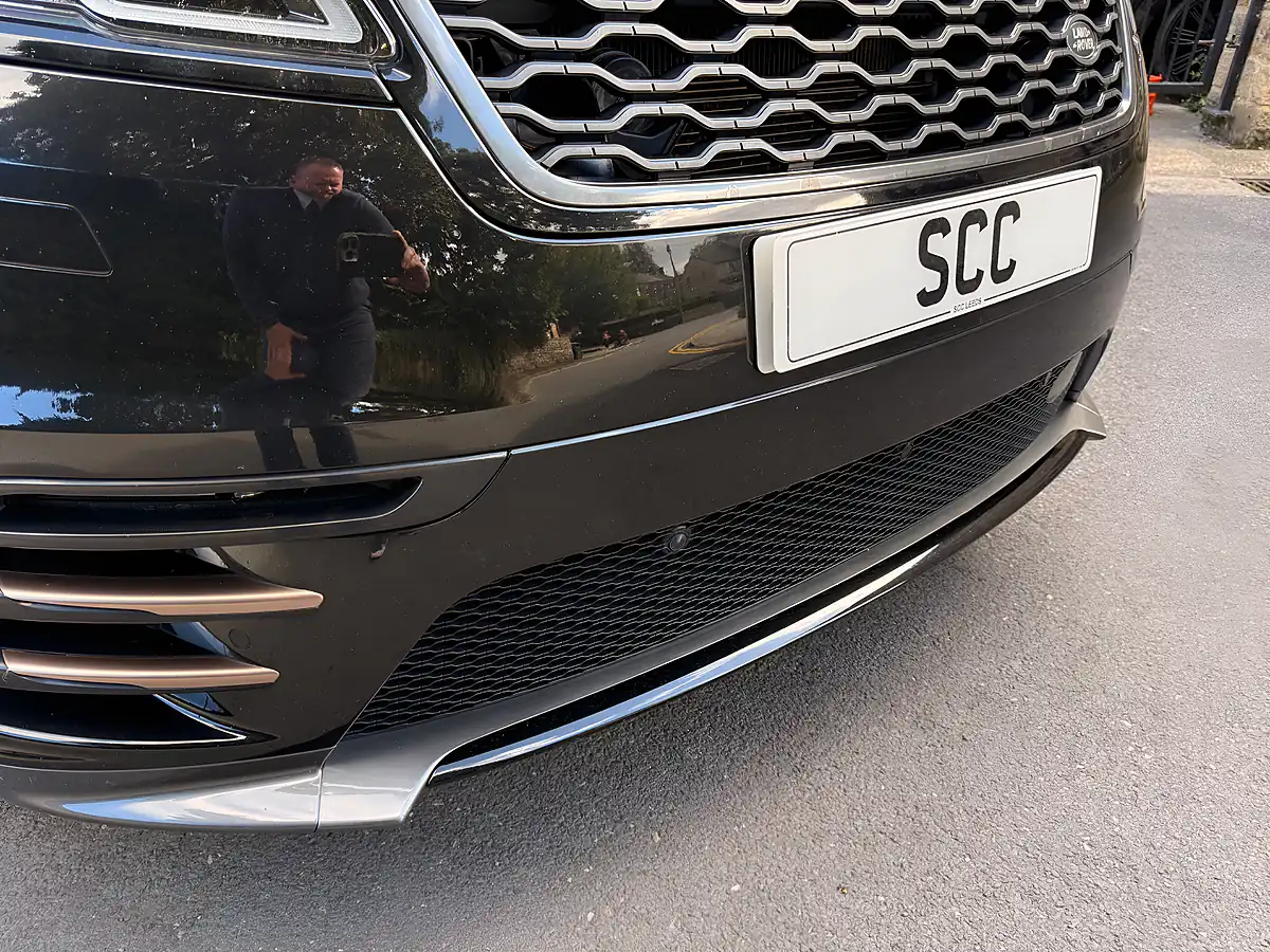 Used 2019 Land Rover Range Rover Velar R-Dynamic Hse Santorini Black - Interior and Exterior details 10
