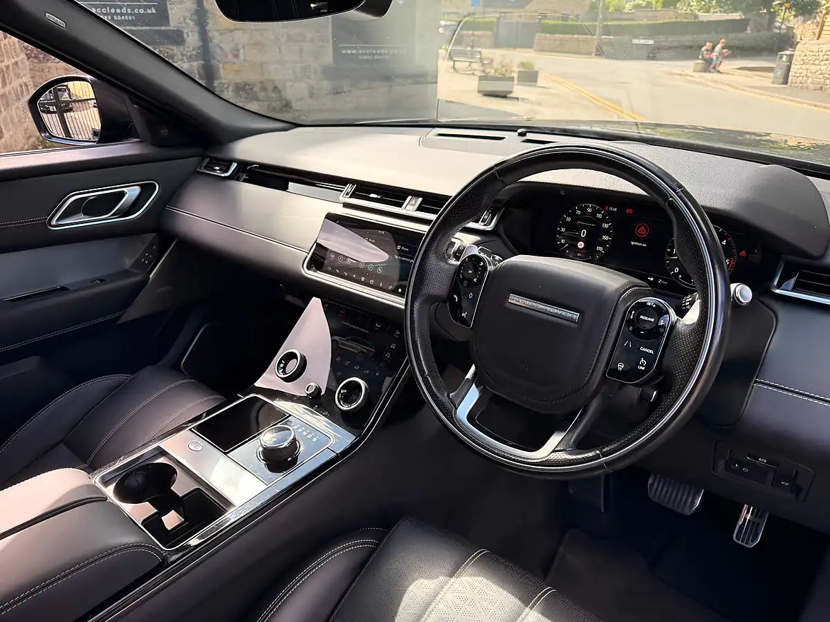 Used 2019 Land Rover Range Rover Velar R-Dynamic Hse Santorini Black - Interior and Exterior details 15