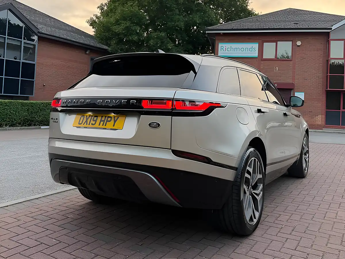 Used 2019 Land Rover Range Rover Velar R-Dynamic Hse Silver - Interior and Exterior details 11