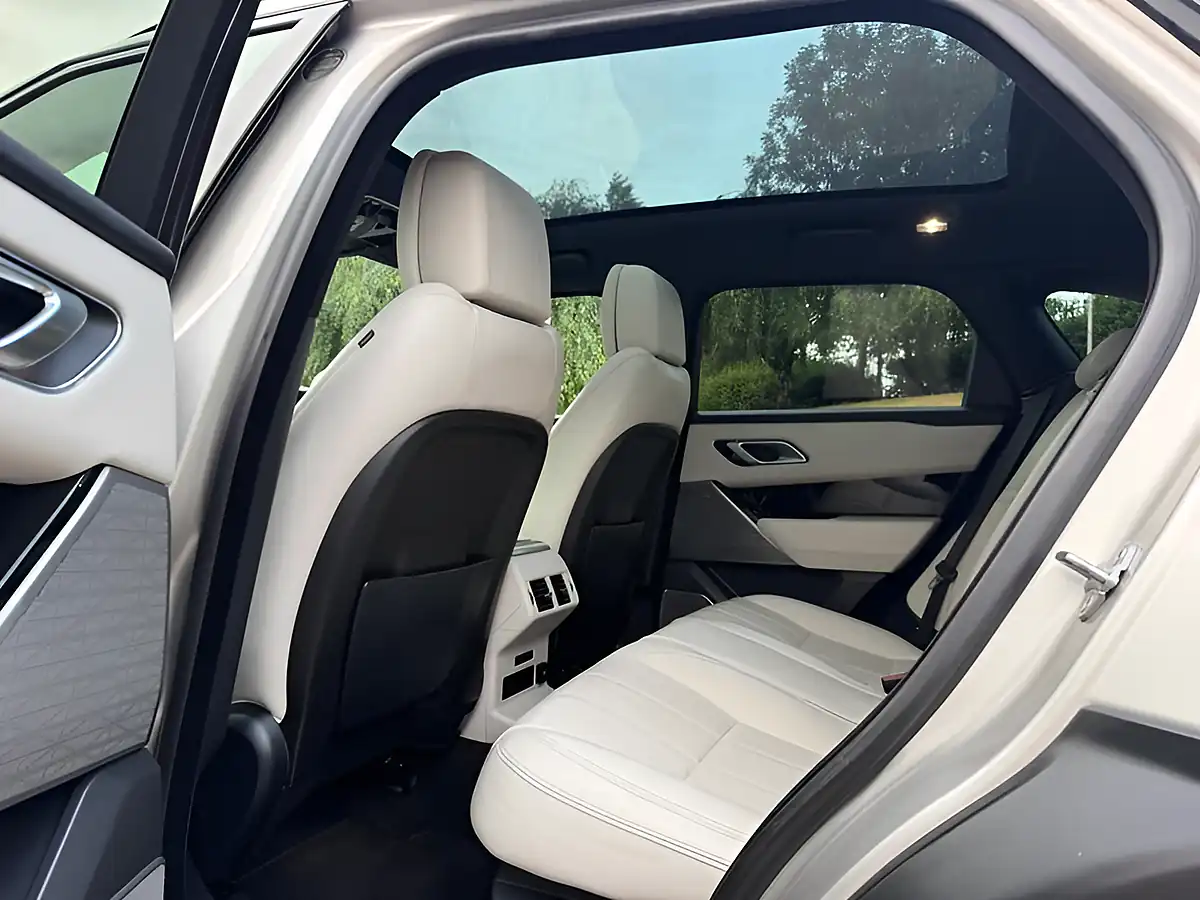 Used 2019 Land Rover Range Rover Velar R-Dynamic Hse Silver - Interior and Exterior details 13