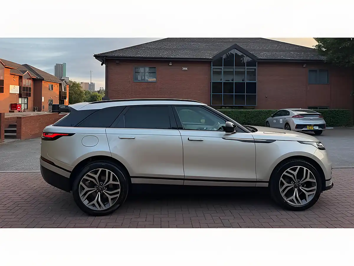 Used 2019 Land Rover Range Rover Velar R-Dynamic Hse Silver - Interior and Exterior details 8