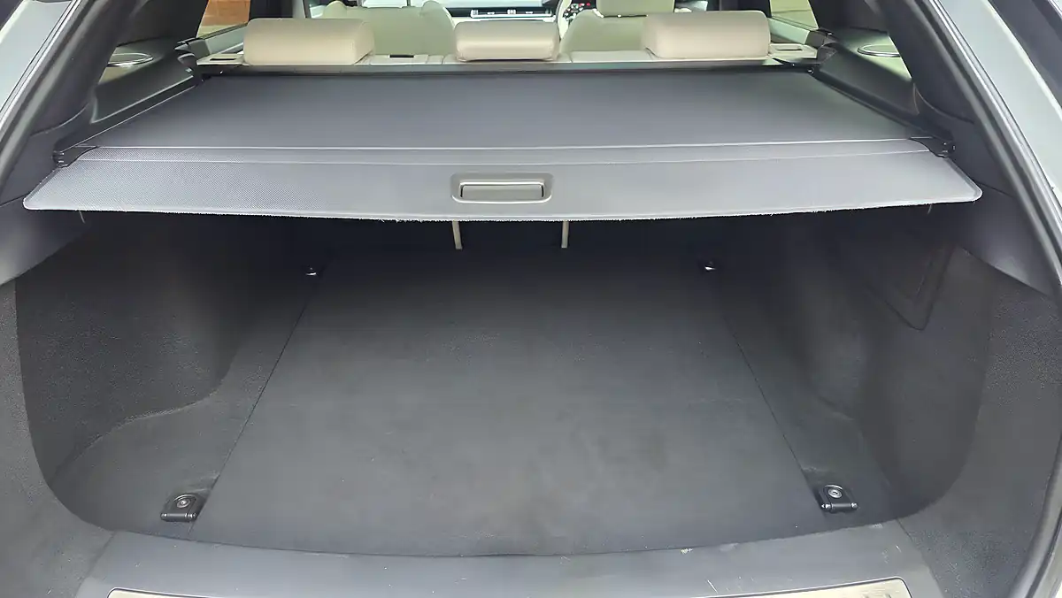 Used 2019 Land Rover Range Rover Velar R-Dynamic Hse Silver - Interior and Exterior details 18