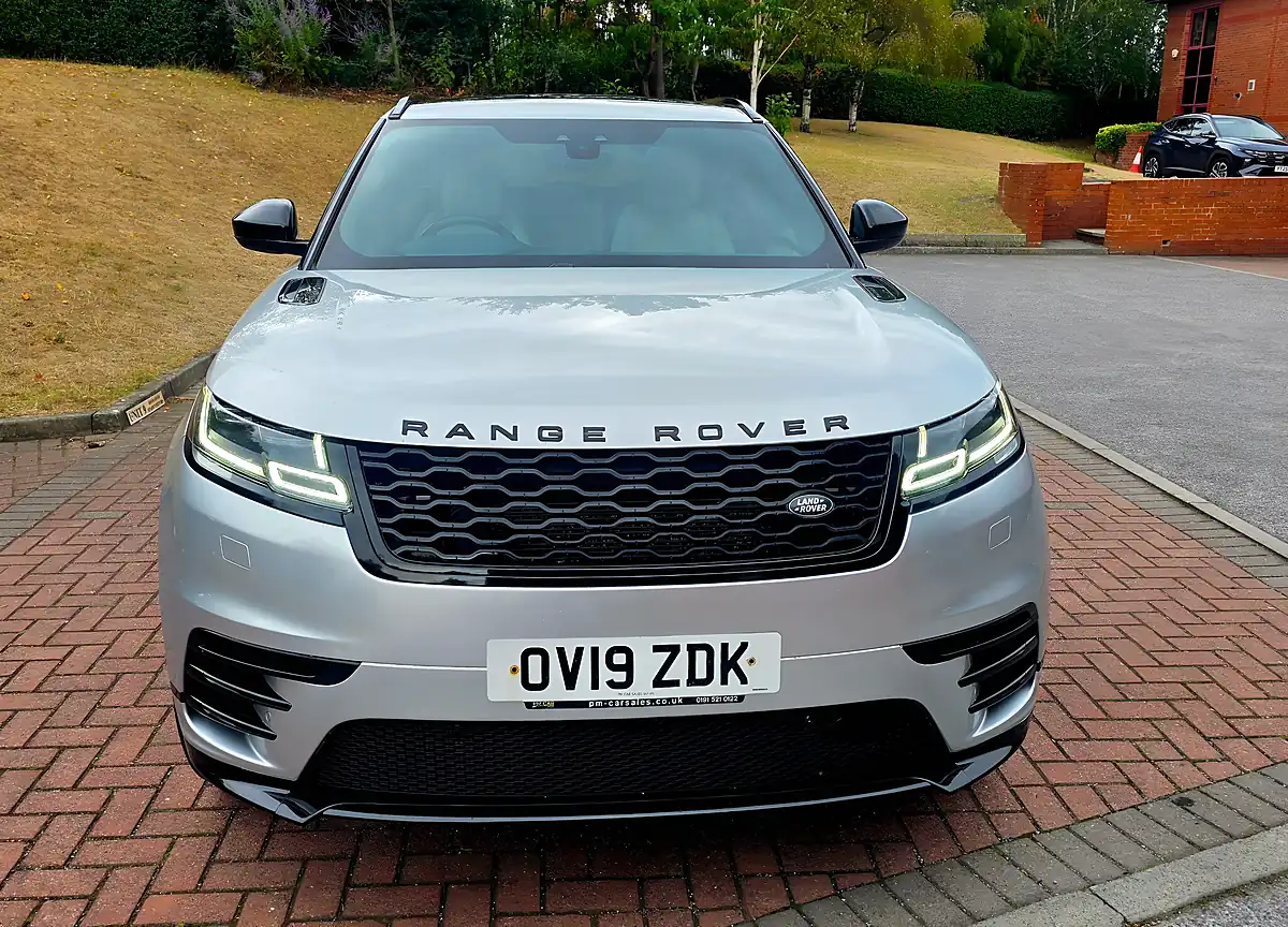Used 2019 Land Rover Range Rover Velar R-Dynamic Hse Silver - Interior and Exterior details 2