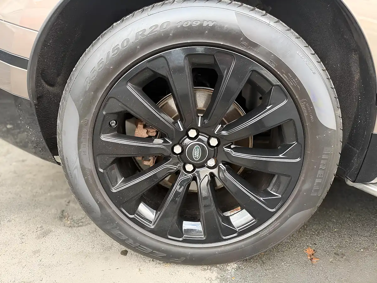 Used 2019 Land Rover Range Rover Velar R-Dynamic S Brown - Interior and Exterior details 14