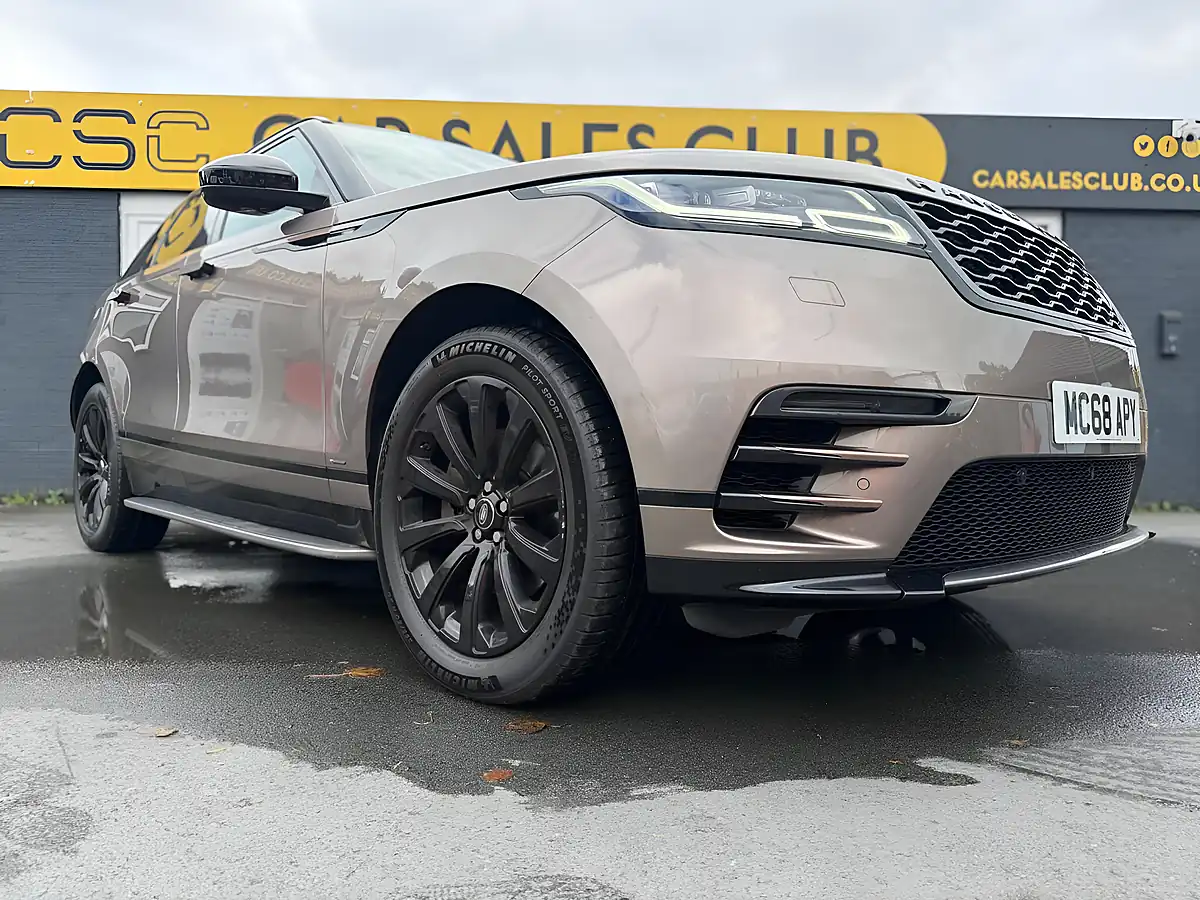 Used 2019 Land Rover Range Rover Velar R-Dynamic S Brown - Interior and Exterior details 8
