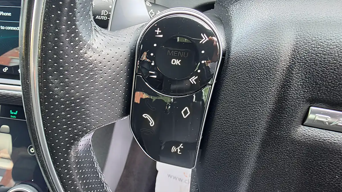 Used 2019 Land Rover Range Rover Velar R-Dynamic S Grey - Interior and Exterior details 13